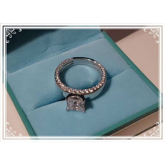 BNIB~Diamonique Italia Side Profile Princess Cut Bridal/Engagement Ring Sz 8 - Picture 3 of 8